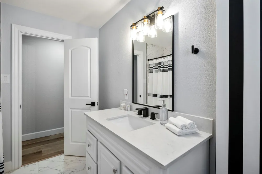 3814 Seabrook Street Houston, TX 77021