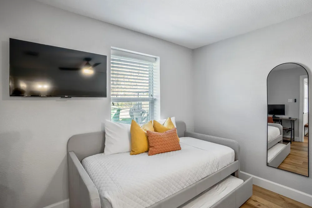 3814 Seabrook Street Houston, TX 77021