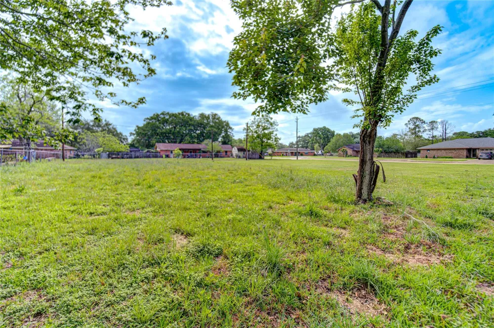 Miles Street Rosenberg, TX 77471