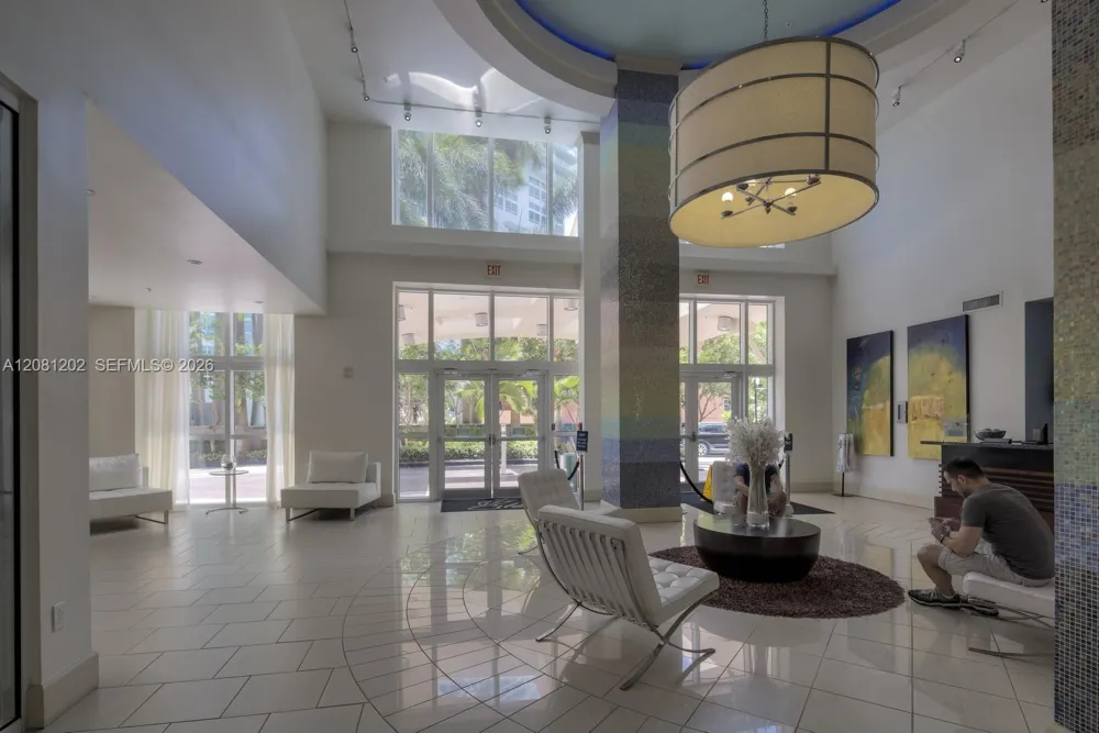 2000 Bayshore Dr #1502 Miami, FL 33137