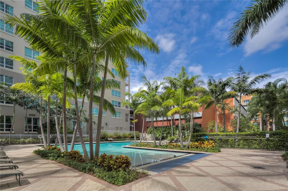2000 Bayshore Dr #1502 Miami, FL 33137