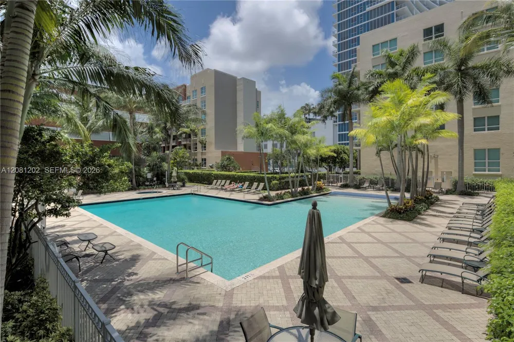 2000 Bayshore Dr #1502 Miami, FL 33137