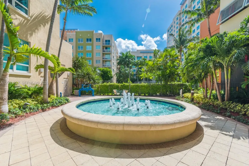 2000 Bayshore Dr #1502 Miami, FL 33137