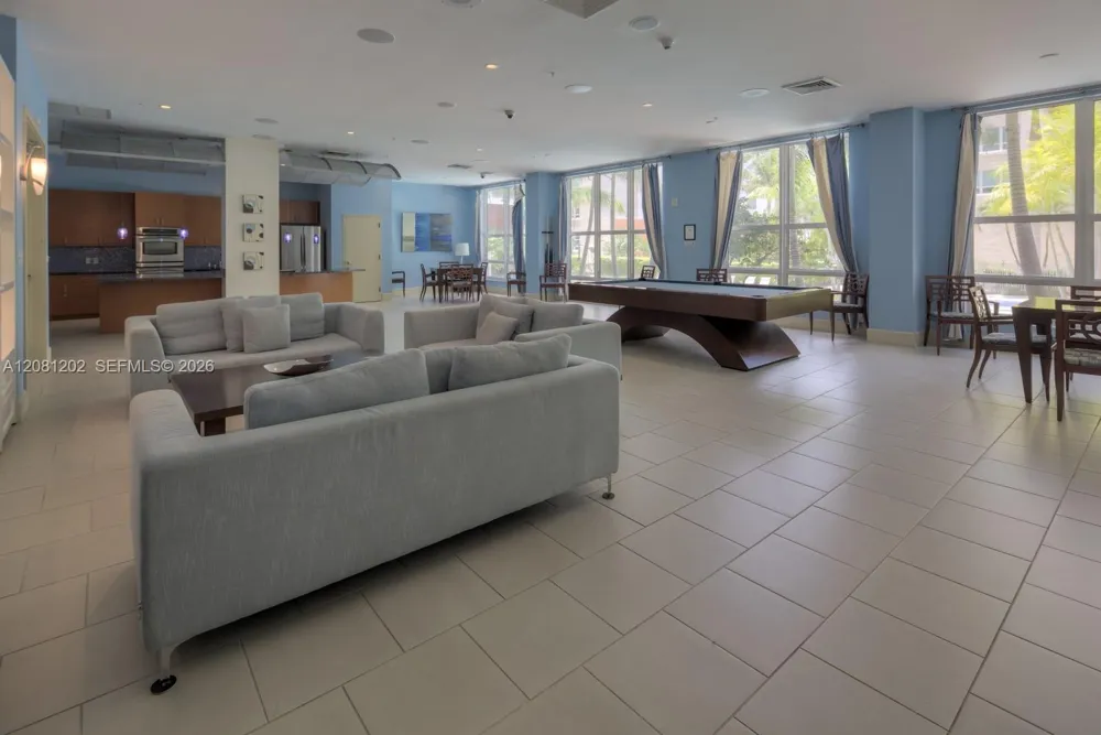 2000 Bayshore Dr #1502 Miami, FL 33137