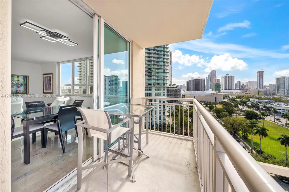 2000 Bayshore Dr #1502 Miami, FL 33137