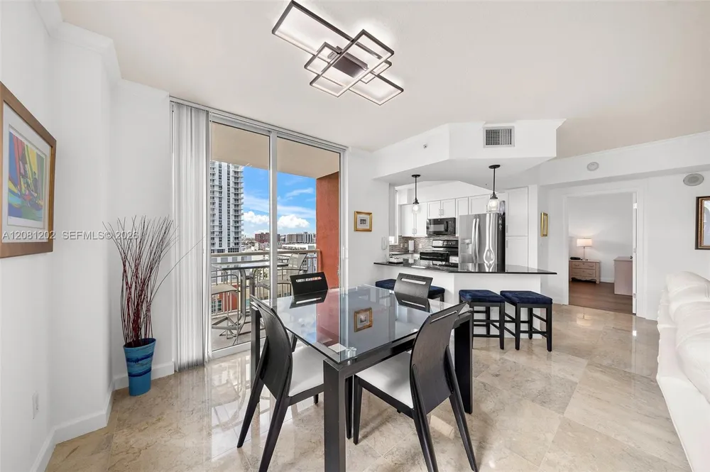 2000 Bayshore Dr #1502 Miami, FL 33137