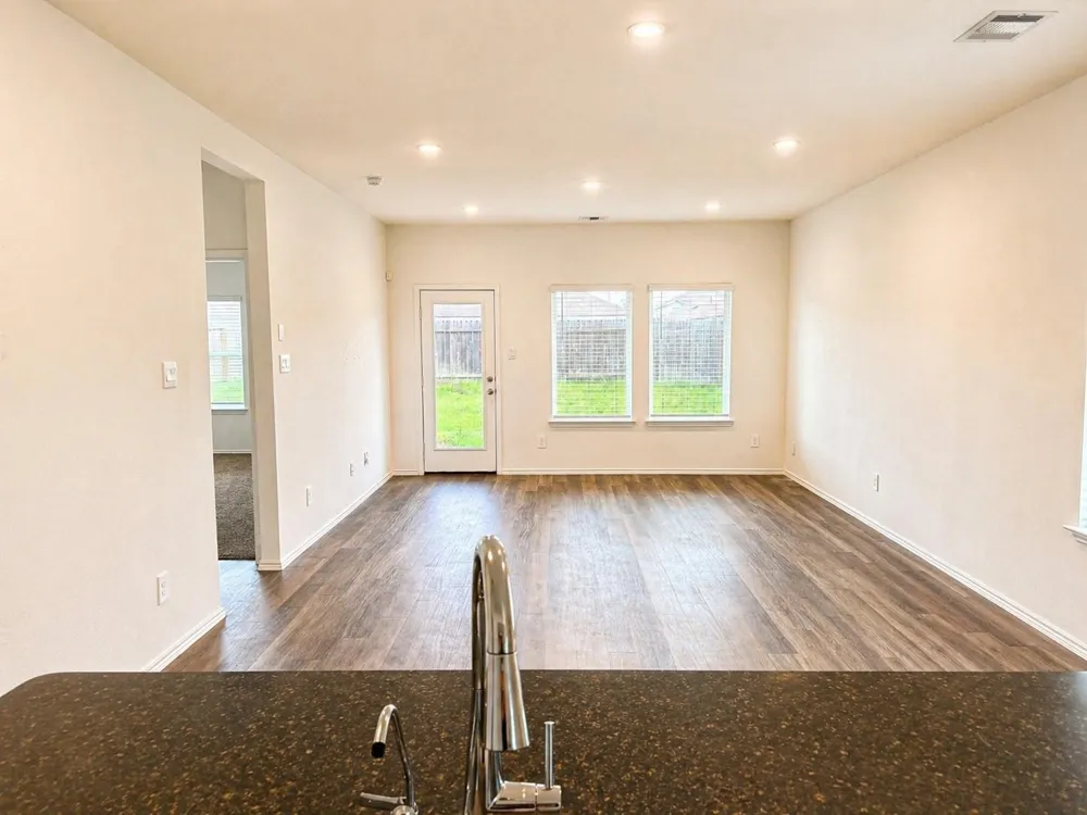 5218 Mossdale Bluff Lane Spring, TX 77373