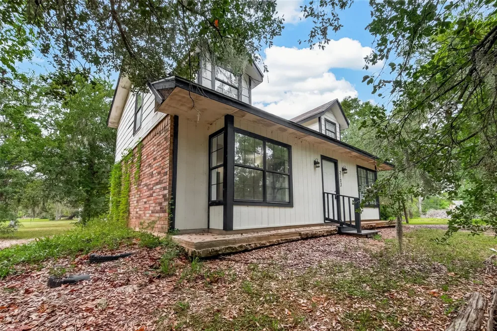 2103 Bayou Drive Lake Jackson, TX 77566
