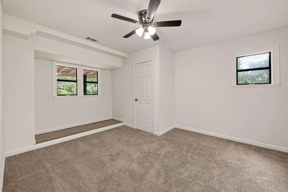 2103 Bayou Drive Lake Jackson, TX 77566