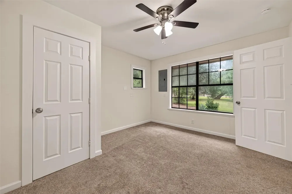 2103 Bayou Drive Lake Jackson, TX 77566