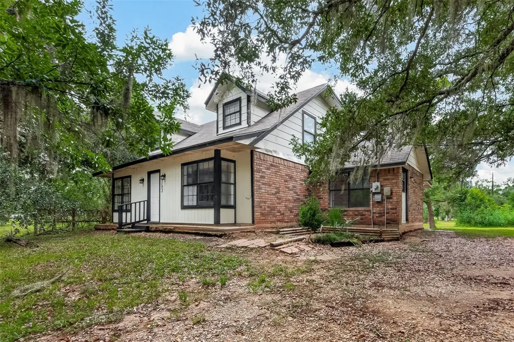 2103 Bayou Drive Lake Jackson, TX 77566