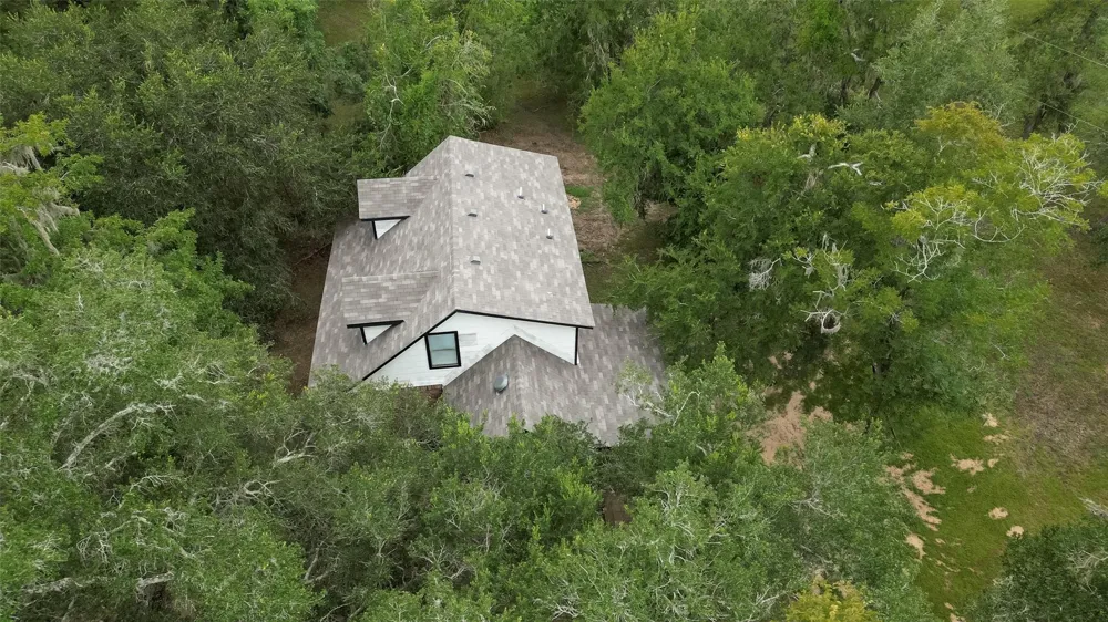 2103 Bayou Drive Lake Jackson, TX 77566