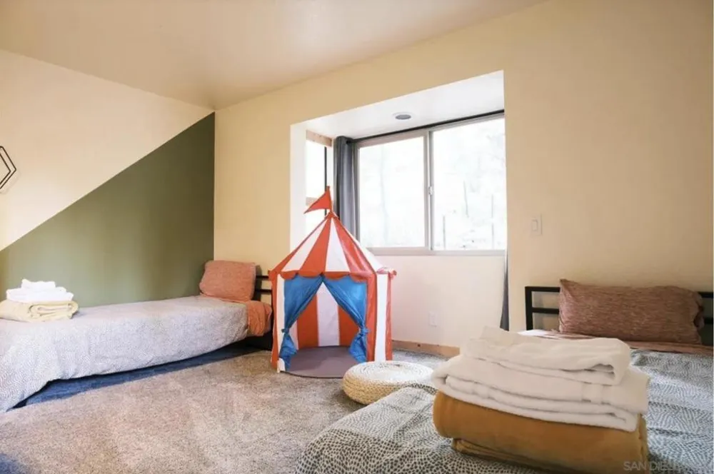 1274 clubview drive Big Bear, CA 92315