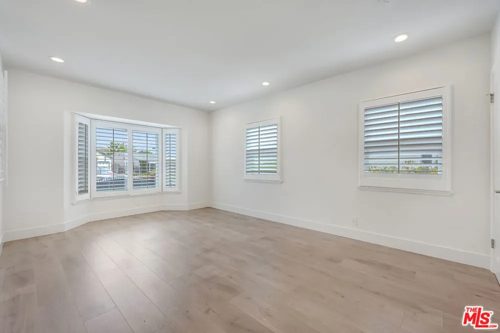 149 S Kenter Avenue Los Angeles, CA 90049