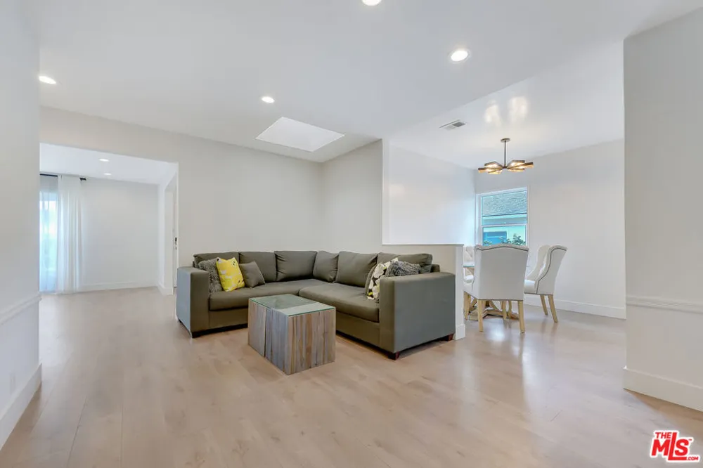 149 S Kenter Avenue Los Angeles, CA 90049