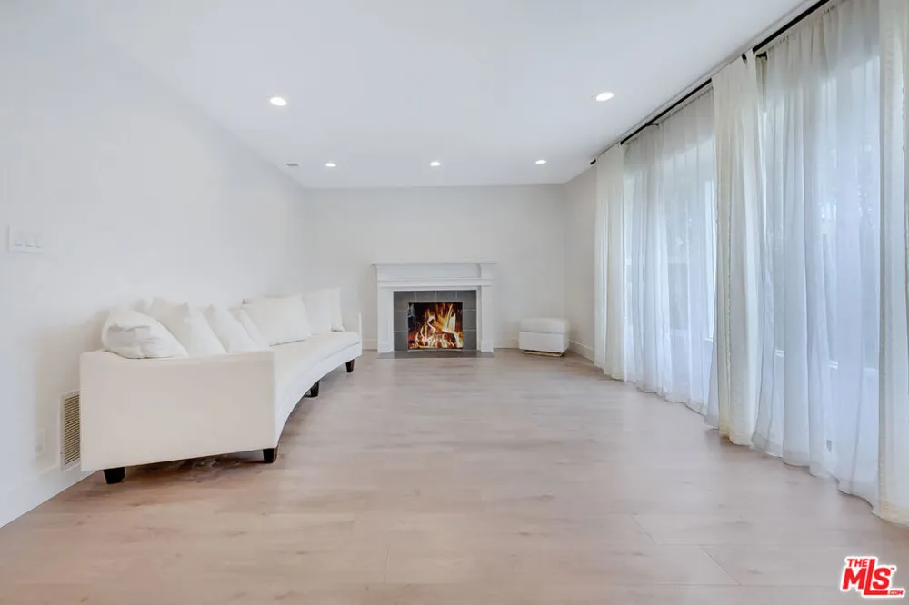 149 S Kenter Avenue Los Angeles, CA 90049