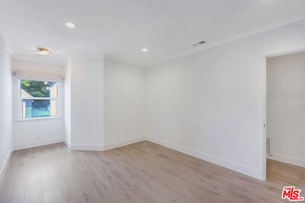 149 S Kenter Avenue Los Angeles, CA 90049