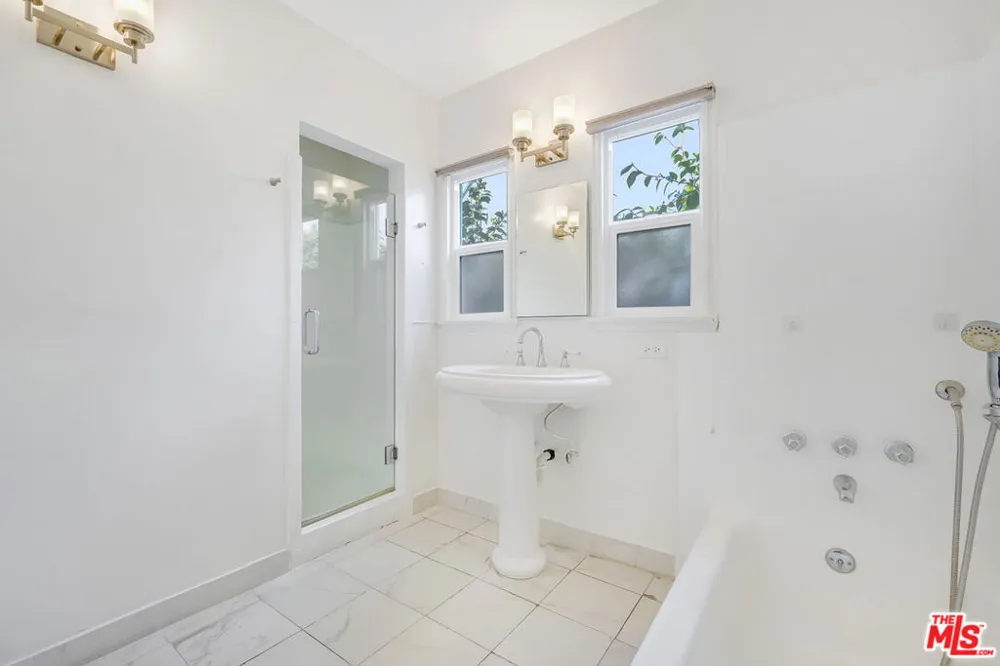 149 S Kenter Avenue Los Angeles, CA 90049