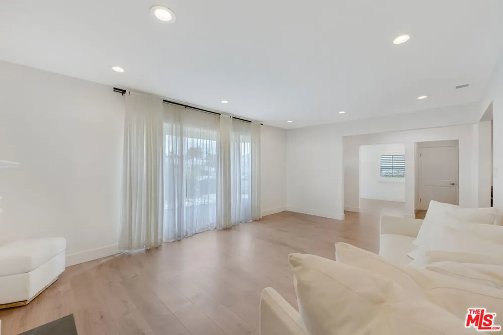149 S Kenter Avenue Los Angeles, CA 90049