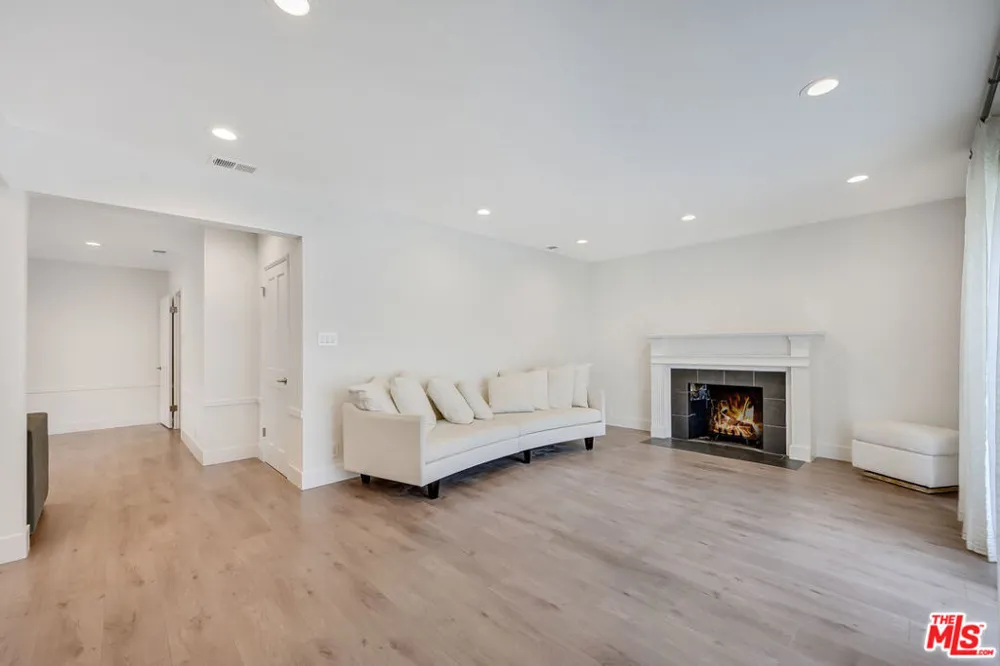 149 S Kenter Avenue Los Angeles, CA 90049