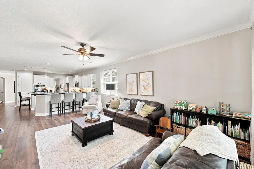 11743 Champions Gate Drive Dayton, TX 77535