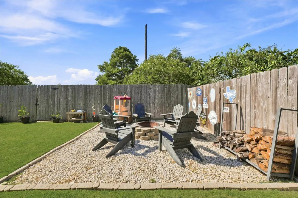 11743 Champions Gate Drive Dayton, TX 77535
