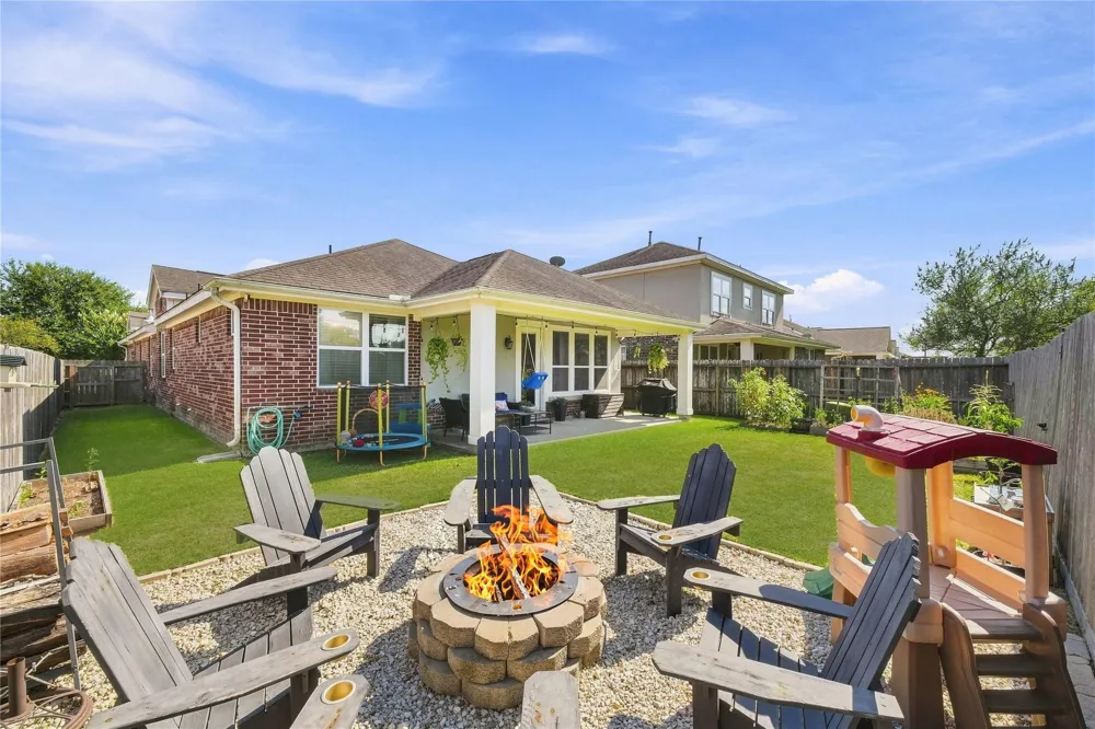 11743 Champions Gate Drive Dayton, TX 77535
