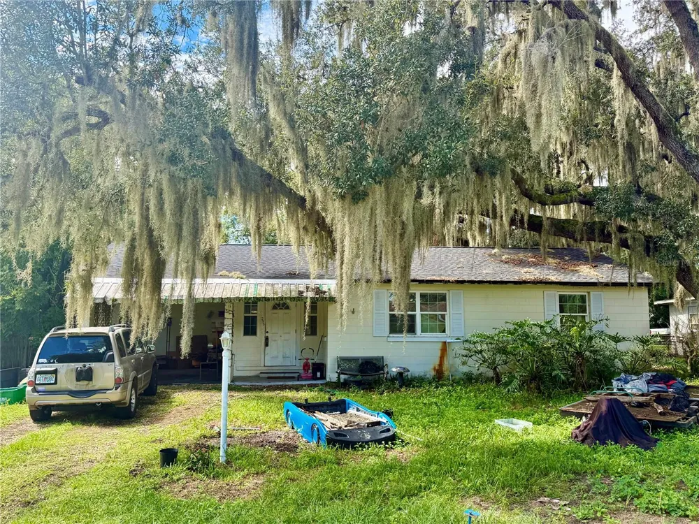 255 VALENCIA ROAD Debary, FL 32713