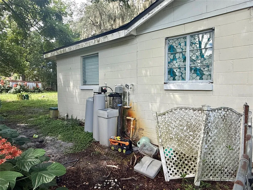 255 VALENCIA ROAD Debary, FL 32713