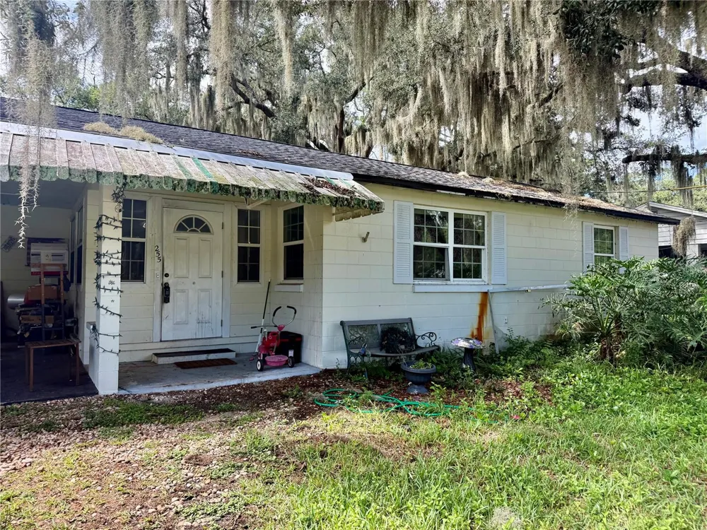 255 VALENCIA ROAD Debary, FL 32713