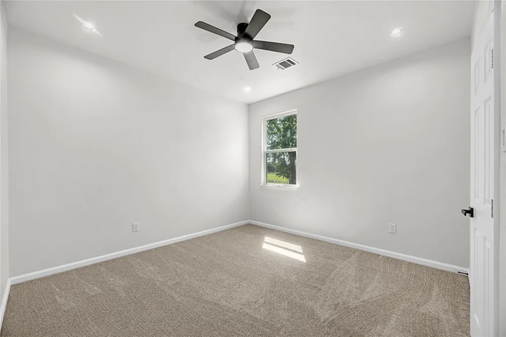 1902 Westview Drive Alvin, TX 77511