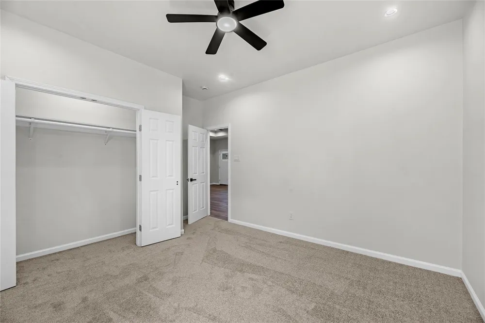1902 Westview Drive Alvin, TX 77511