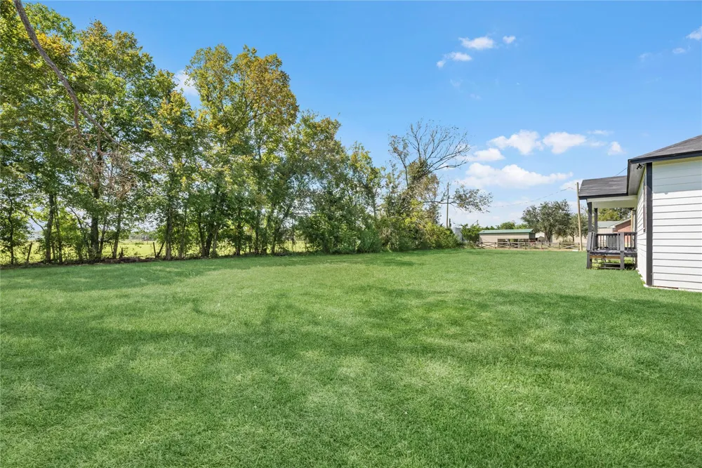 1902 Westview Drive Alvin, TX 77511