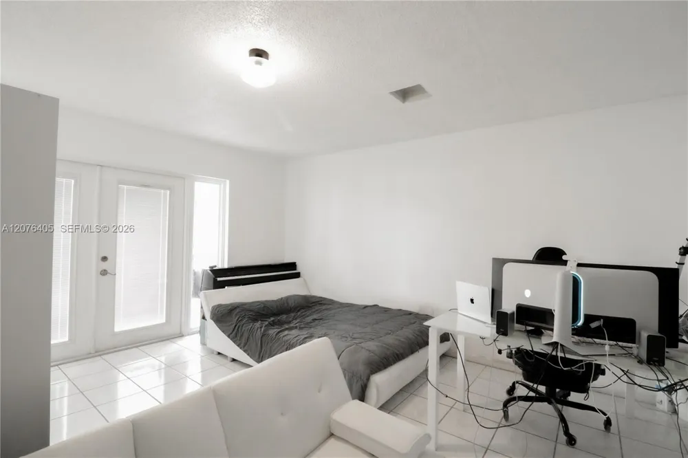 14615 SW 142nd Place Cir Miami, FL 33186