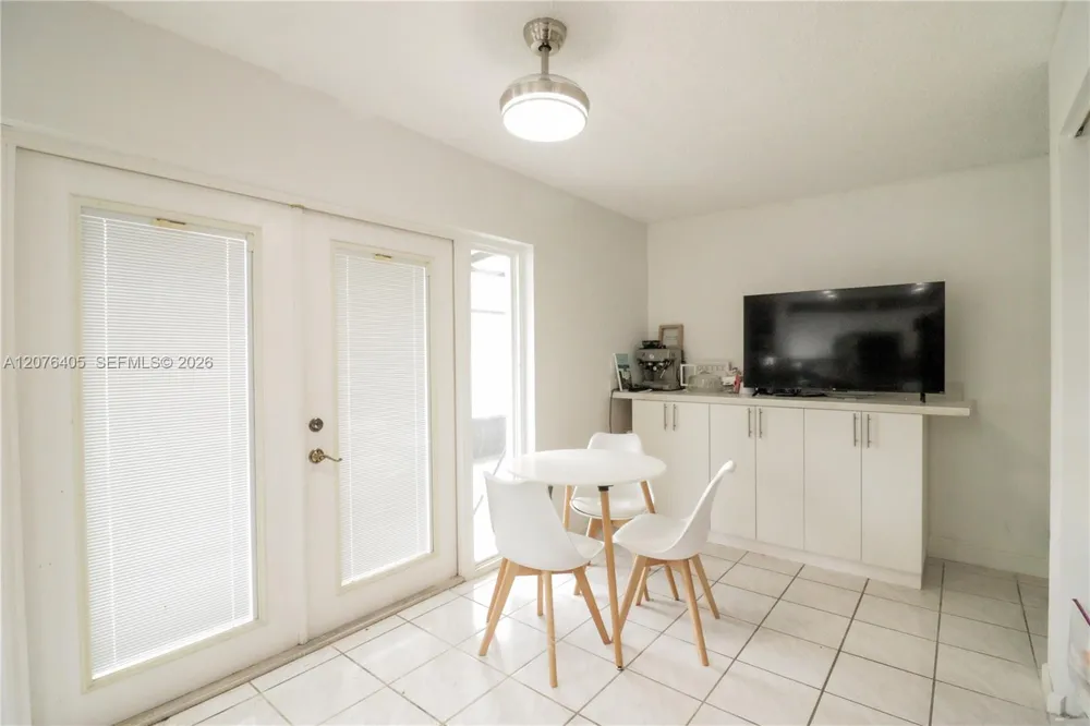 14615 SW 142nd Place Cir Miami, FL 33186
