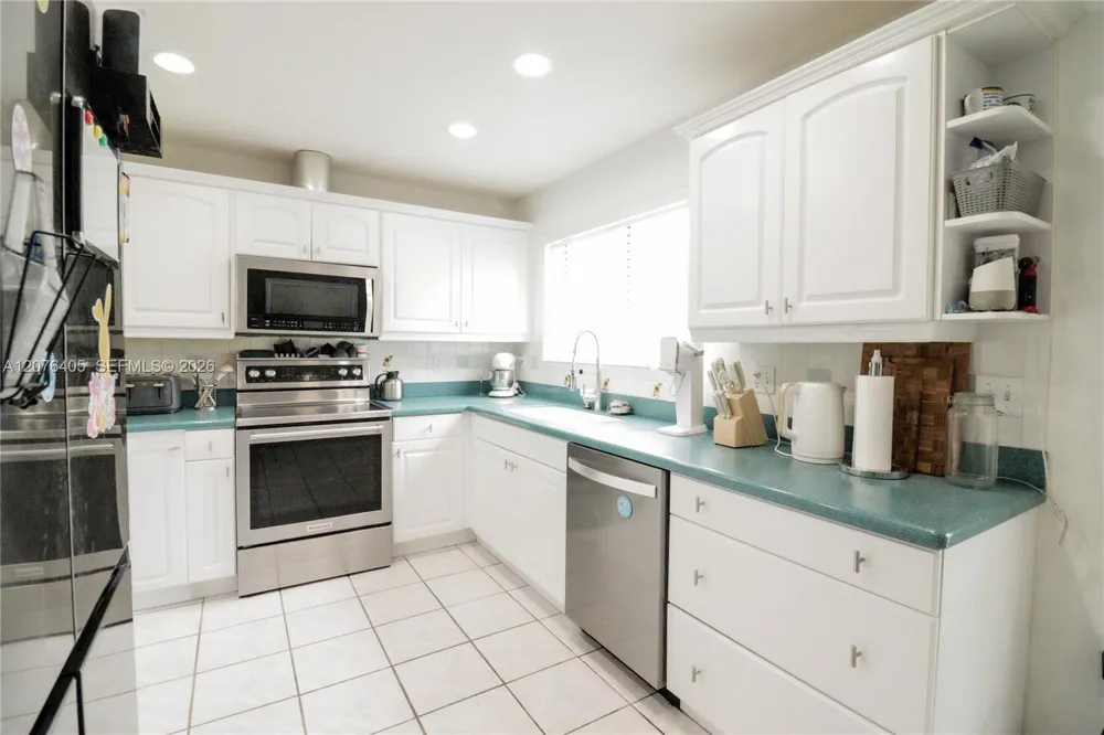 14615 SW 142nd Place Cir Miami, FL 33186