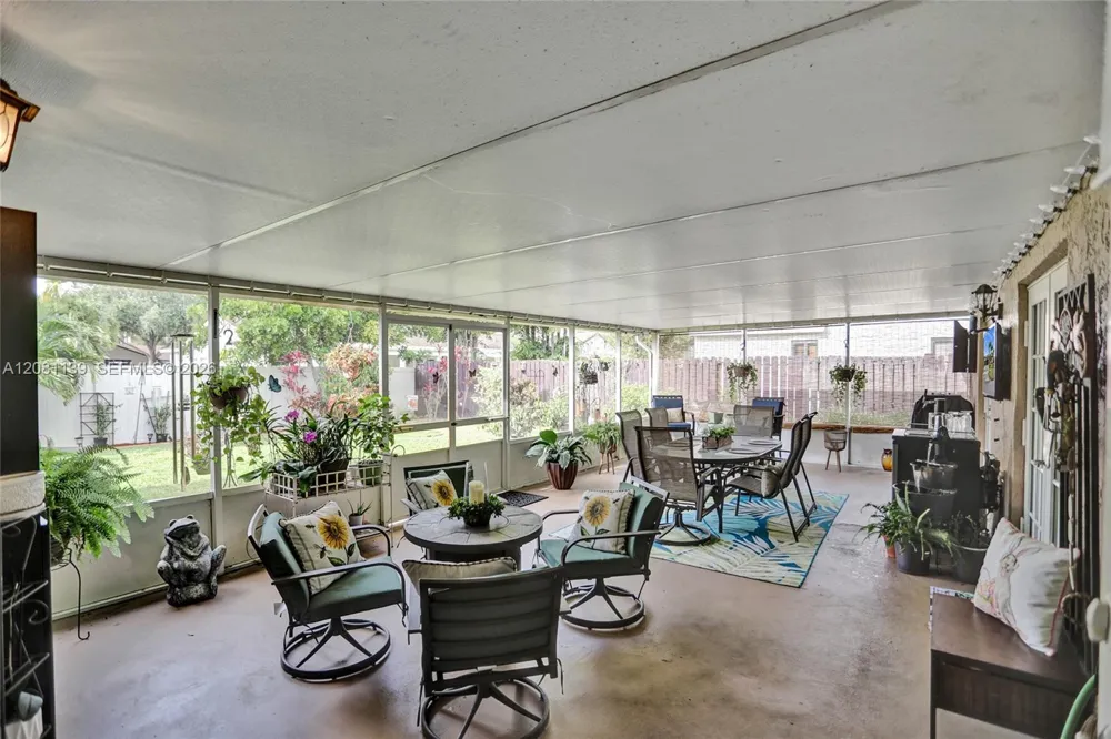 11525 SW 54th St Cooper City, FL 33330