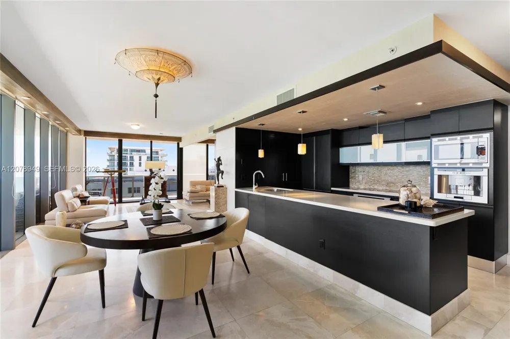 5875 Collins Ave #1902 Miami Beach, FL 33140