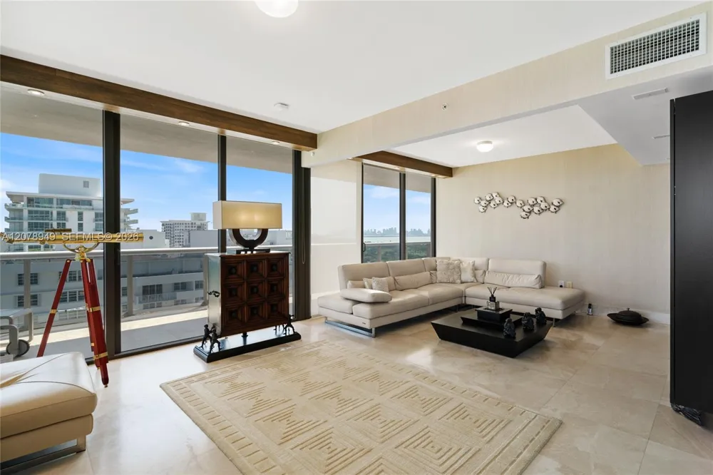 5875 Collins Ave #1902 Miami Beach, FL 33140