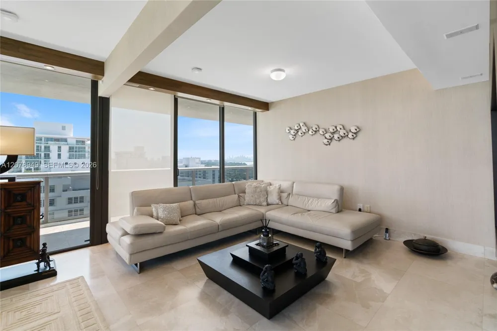 5875 Collins Ave #1902 Miami Beach, FL 33140