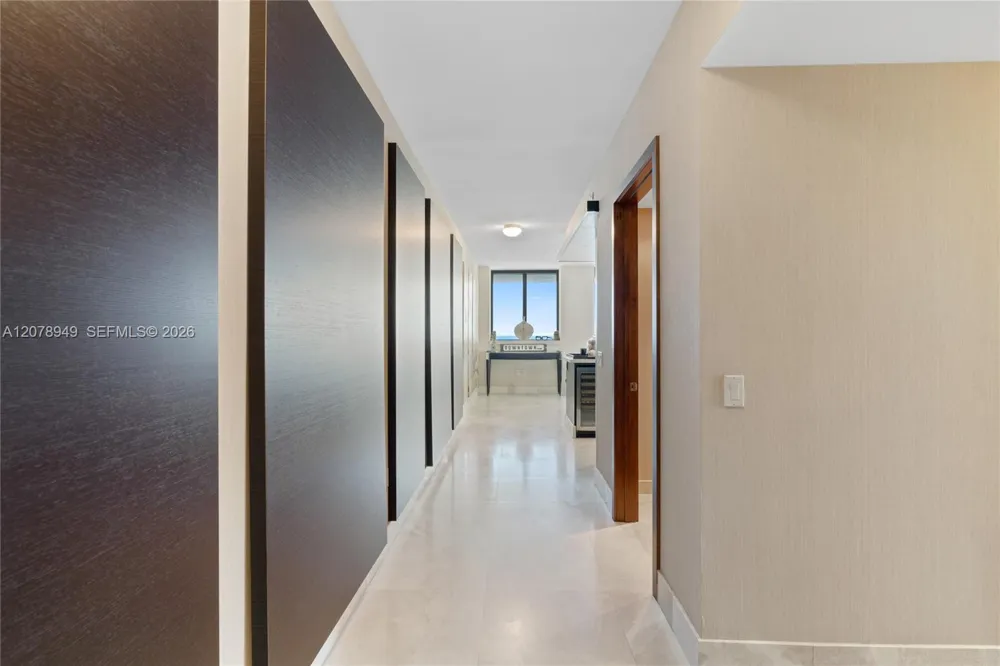 5875 Collins Ave #1902 Miami Beach, FL 33140