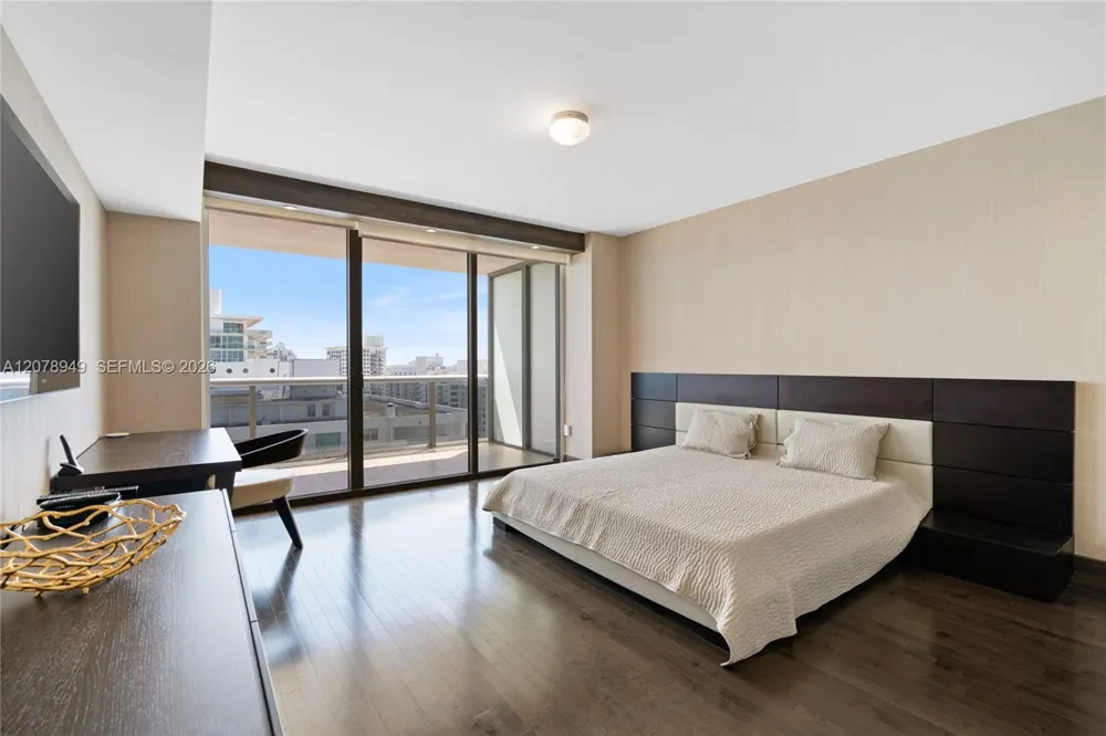 5875 Collins Ave #1902 Miami Beach, FL 33140