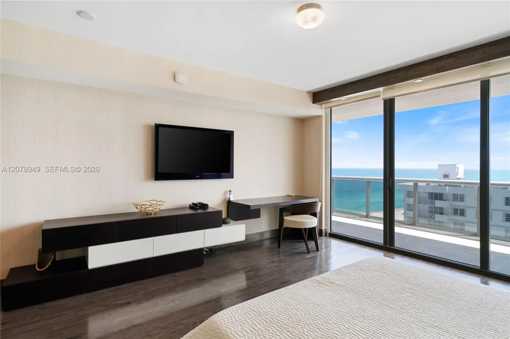 5875 Collins Ave #1902 Miami Beach, FL 33140