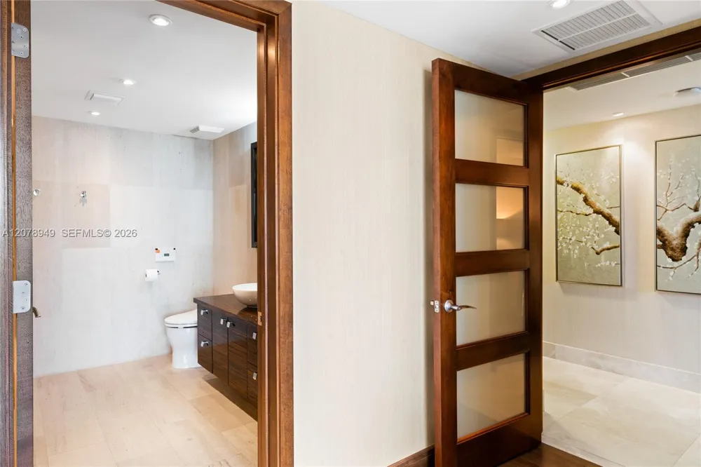 5875 Collins Ave #1902 Miami Beach, FL 33140