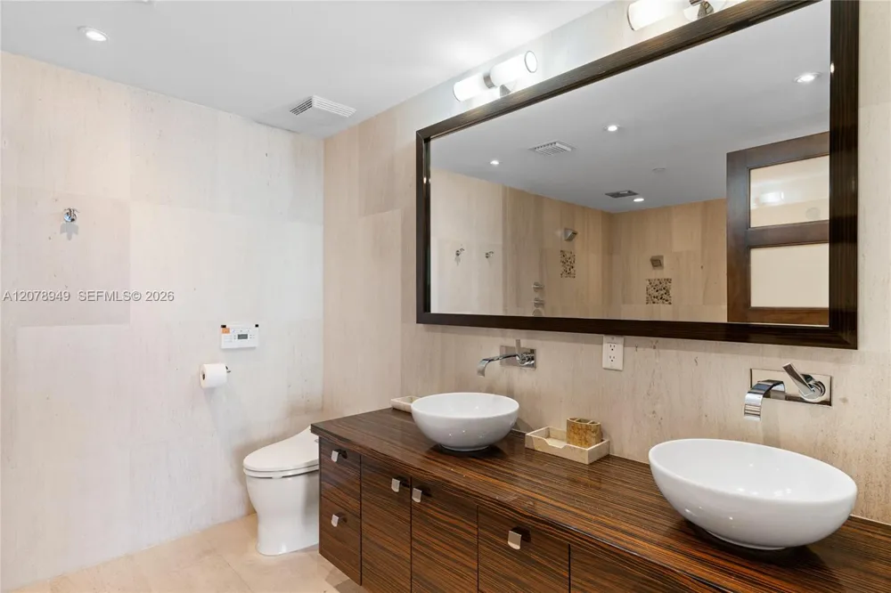 5875 Collins Ave #1902 Miami Beach, FL 33140