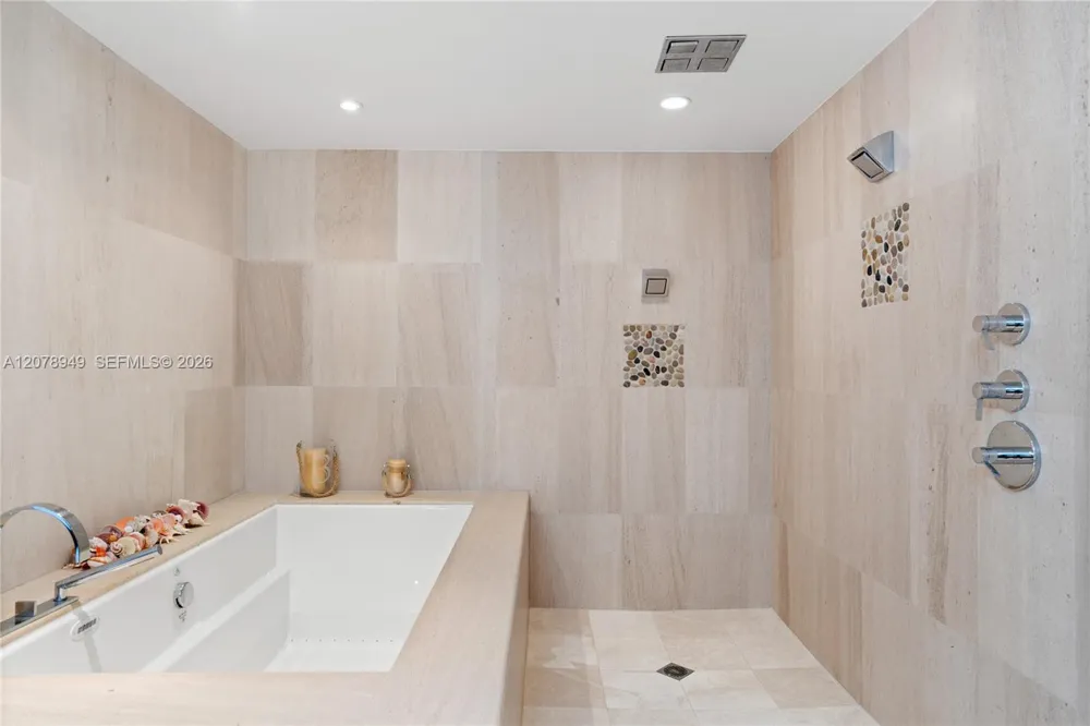 5875 Collins Ave #1902 Miami Beach, FL 33140