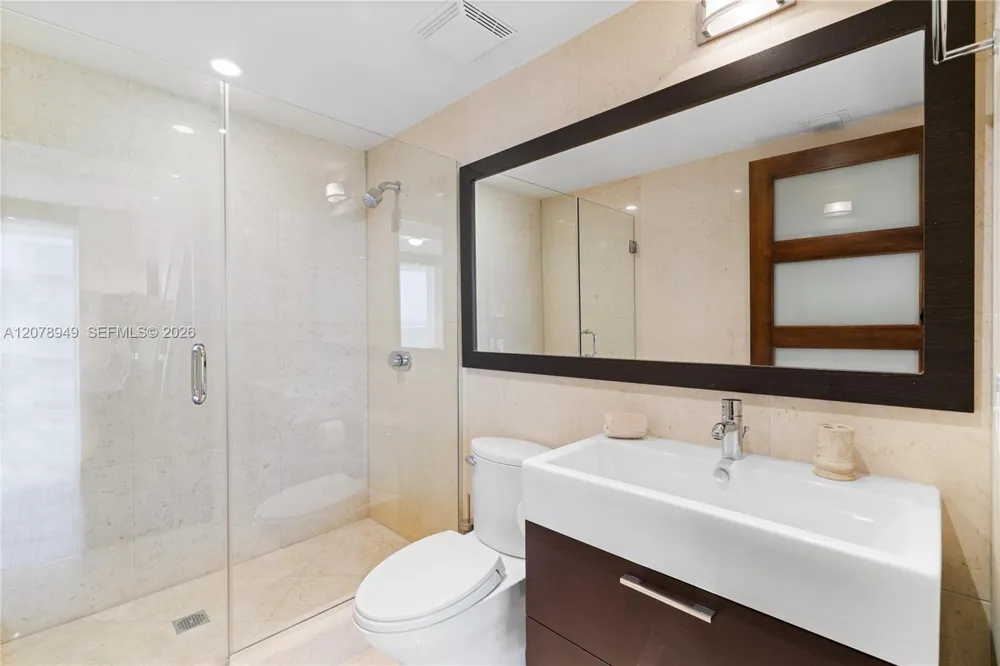 5875 Collins Ave #1902 Miami Beach, FL 33140