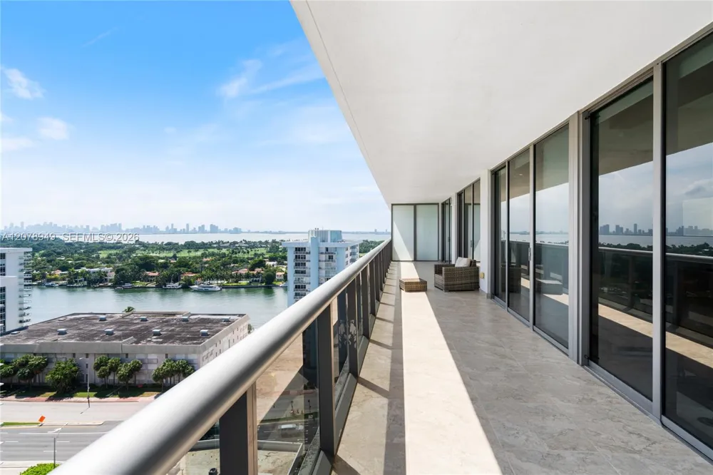 5875 Collins Ave #1902 Miami Beach, FL 33140