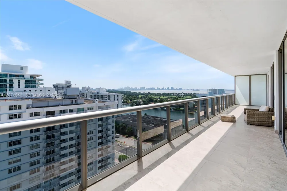 5875 Collins Ave #1902 Miami Beach, FL 33140
