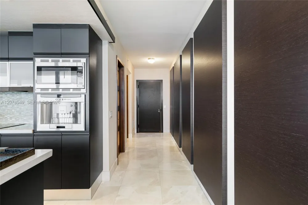 5875 Collins Ave #1902 Miami Beach, FL 33140